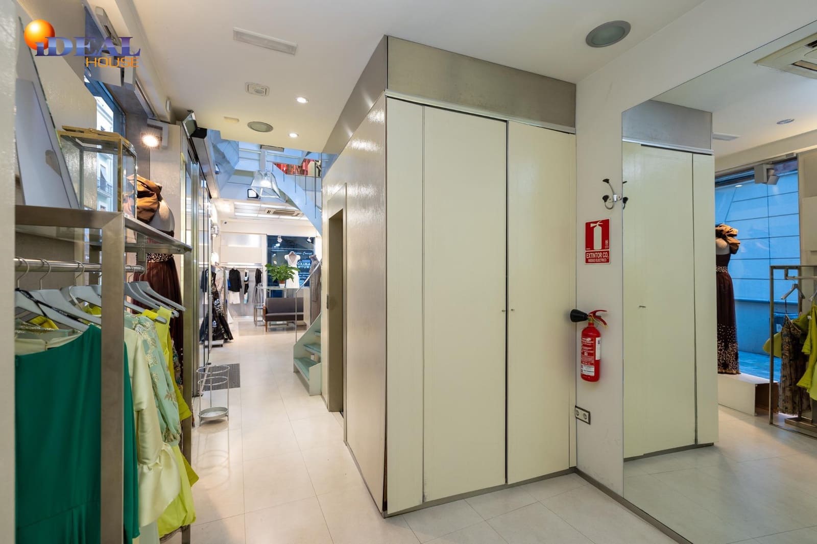 Commercial for sale in Granada city - € 820,000 (Ref: 9434063)