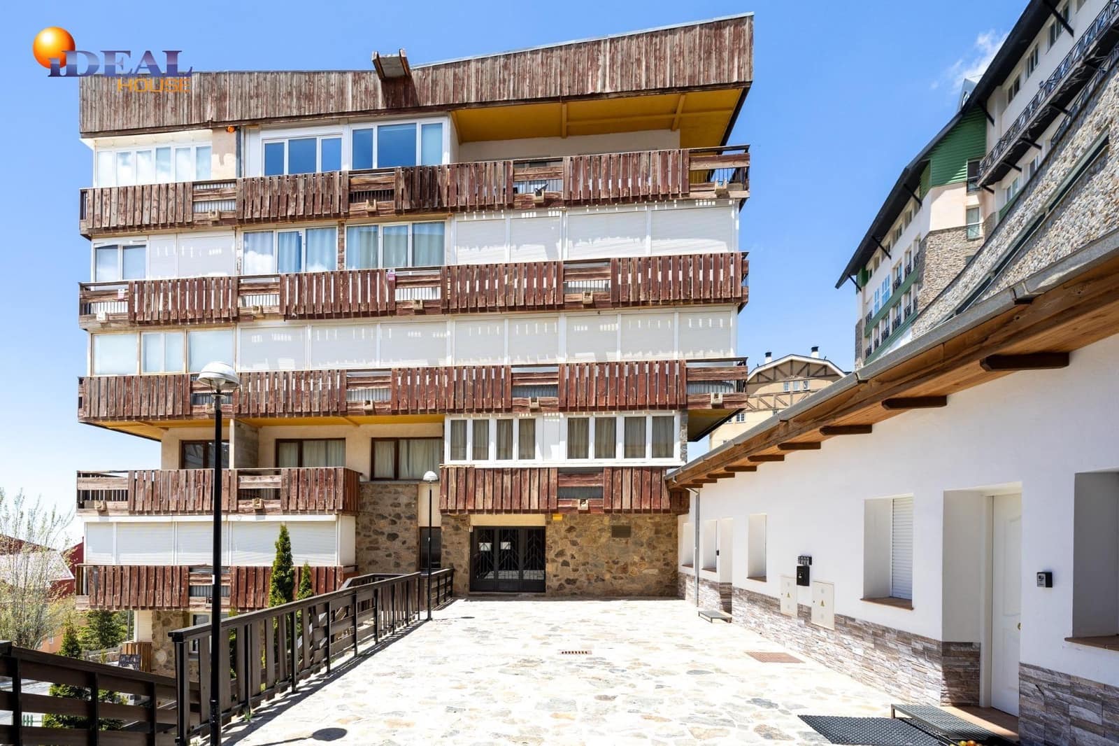2 bedroom Studio for sale in Sierra Nevada - € 140,000 (Ref: 9434066)