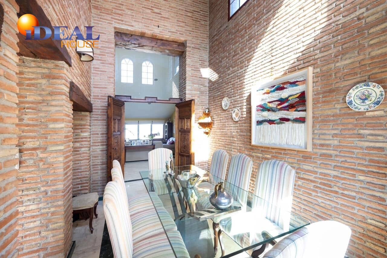 4 bedroom Villa for sale in Monachil with pool garage - € 695,000 (Ref: 9434067)