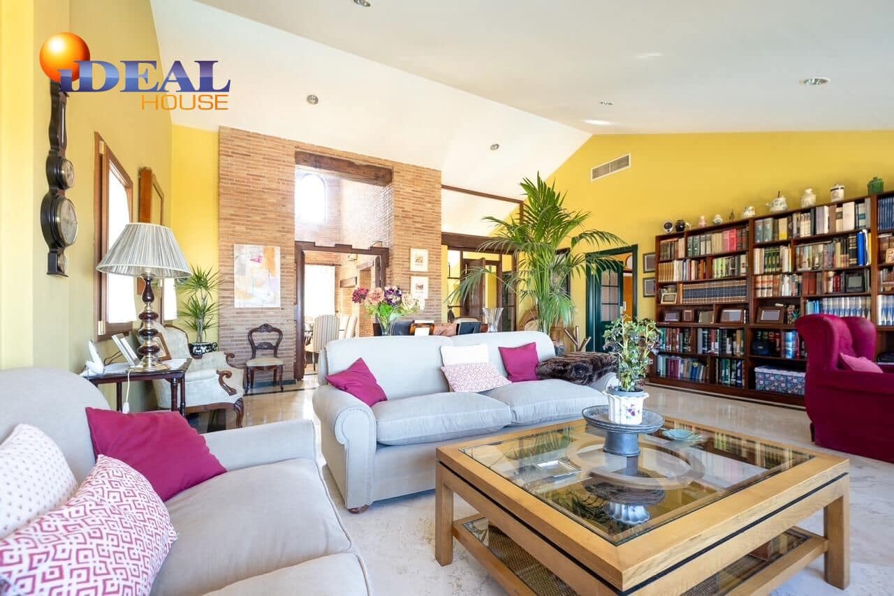 4 bedroom Villa for sale in Monachil with pool garage - € 695,000 (Ref: 9434067)