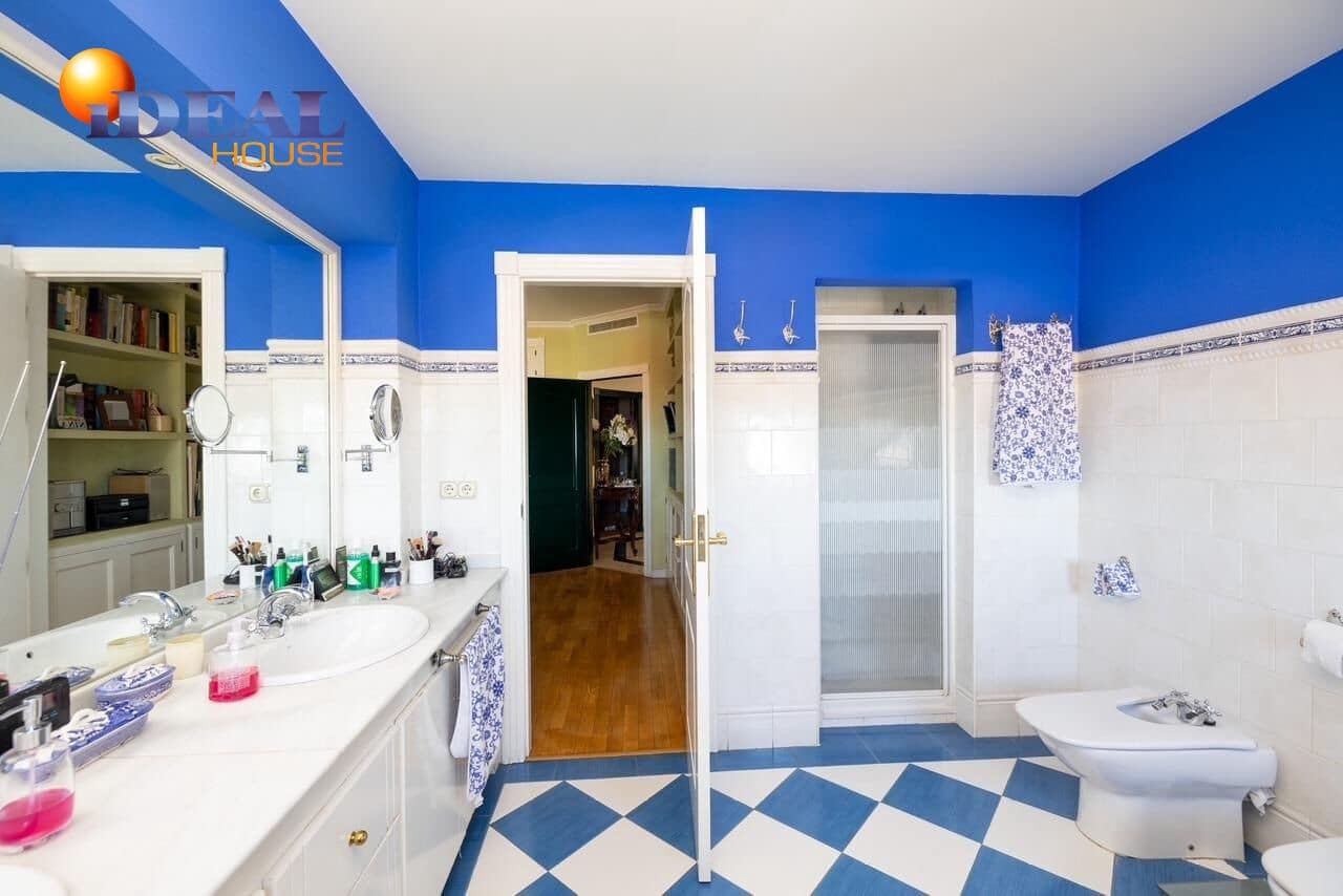 4 bedroom Villa for sale in Monachil with pool garage - € 695,000 (Ref: 9434067)