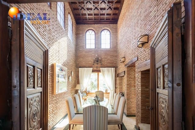 4 Zimmer Villa zu verkaufen in Monachil mit Pool Garage - 695.000 € (Ref: 9434067)