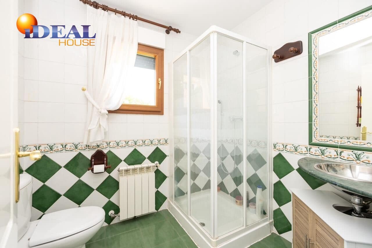 4 bedroom Villa for sale in Monachil with pool garage - € 695,000 (Ref: 9434067)