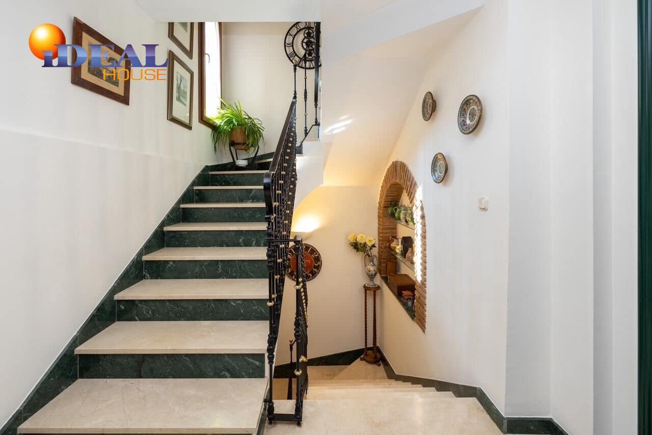 4 bedroom Villa for sale in Monachil with pool garage - € 695,000 (Ref: 9434067)