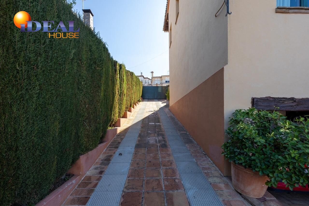 4 bedroom Villa for sale in Monachil with pool garage - € 695,000 (Ref: 9434067)