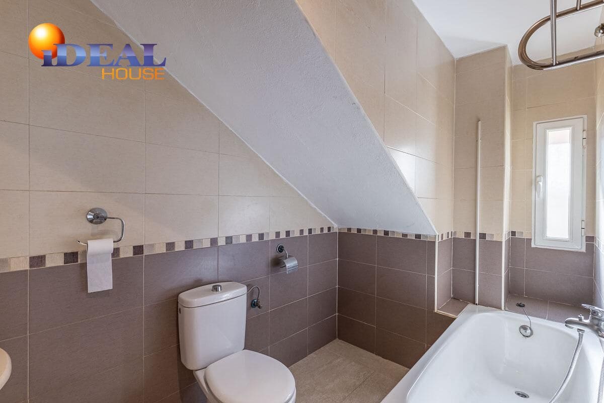 3 slaapkamer Rijtjeshuis te koop in Armilla - € 200.000 (Ref: 9434068)