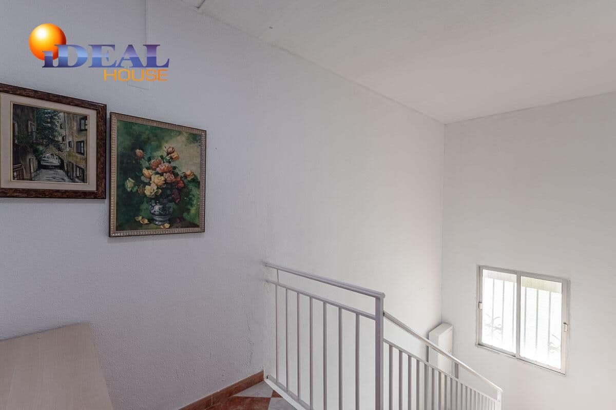 3 slaapkamer Rijtjeshuis te koop in Armilla - € 200.000 (Ref: 9434068)