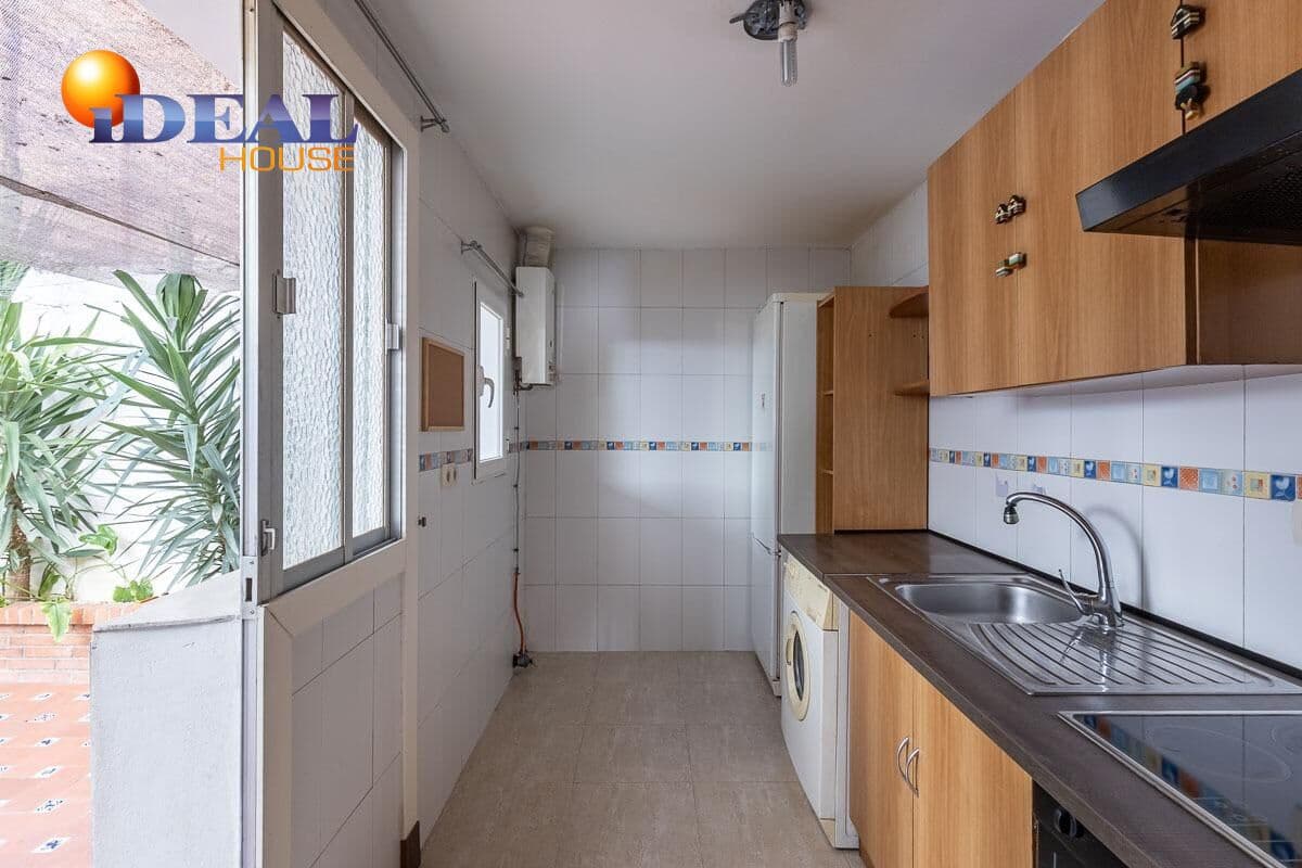 3 slaapkamer Rijtjeshuis te koop in Armilla - € 200.000 (Ref: 9434068)