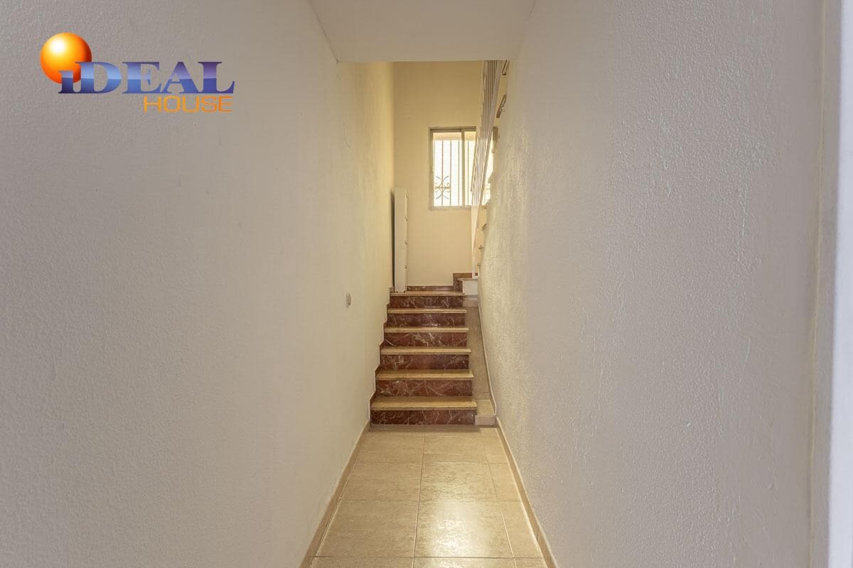 3 slaapkamer Rijtjeshuis te koop in Armilla - € 200.000 (Ref: 9434068)