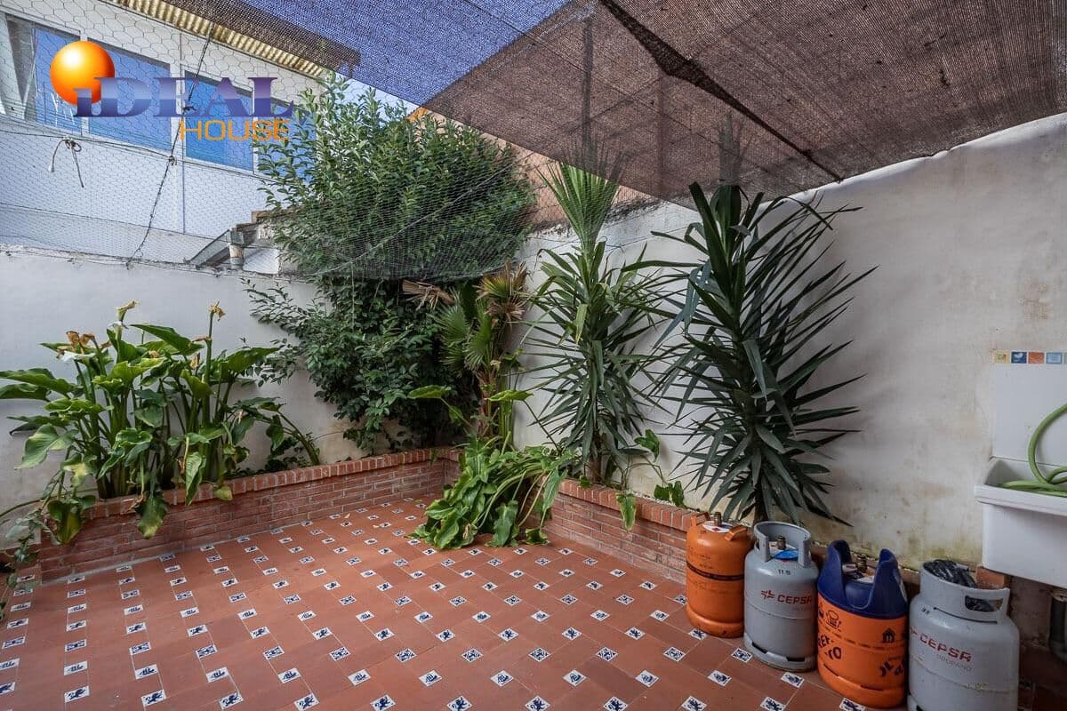 3 slaapkamer Rijtjeshuis te koop in Armilla - € 200.000 (Ref: 9434068)