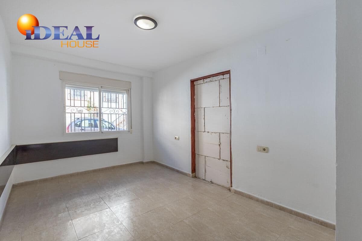 3 slaapkamer Rijtjeshuis te koop in Armilla - € 200.000 (Ref: 9434068)