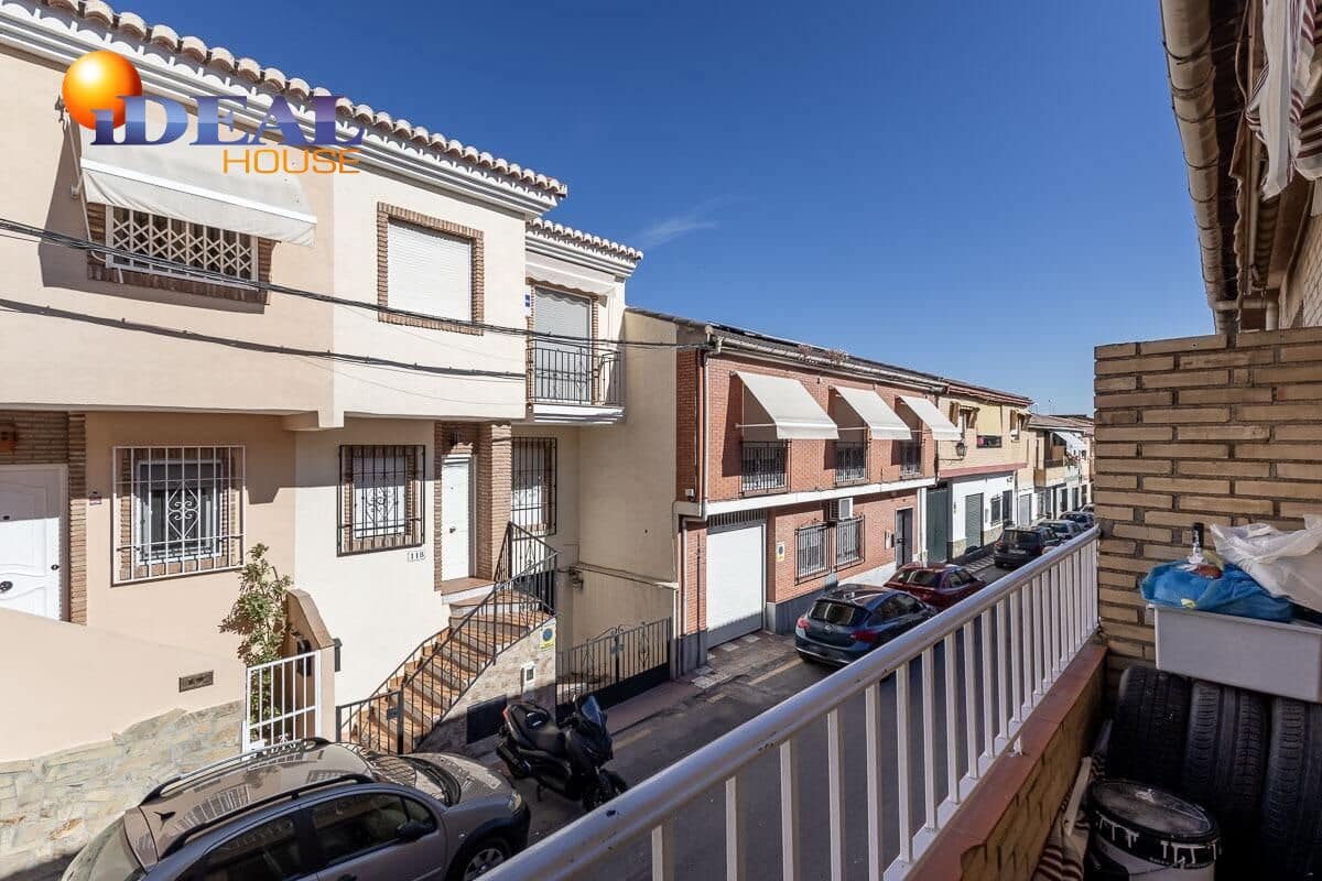 3 slaapkamer Rijtjeshuis te koop in Armilla - € 200.000 (Ref: 9434068)