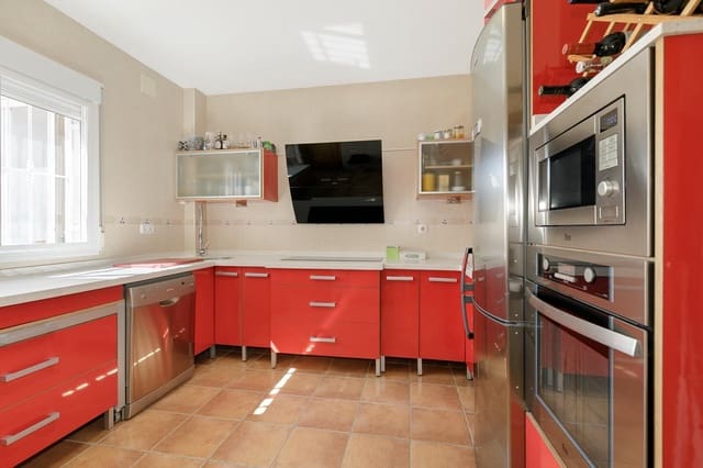 Casa de 3 habitaciones en Illora en venta con garaje - 140.000 € (Ref: 9434069)