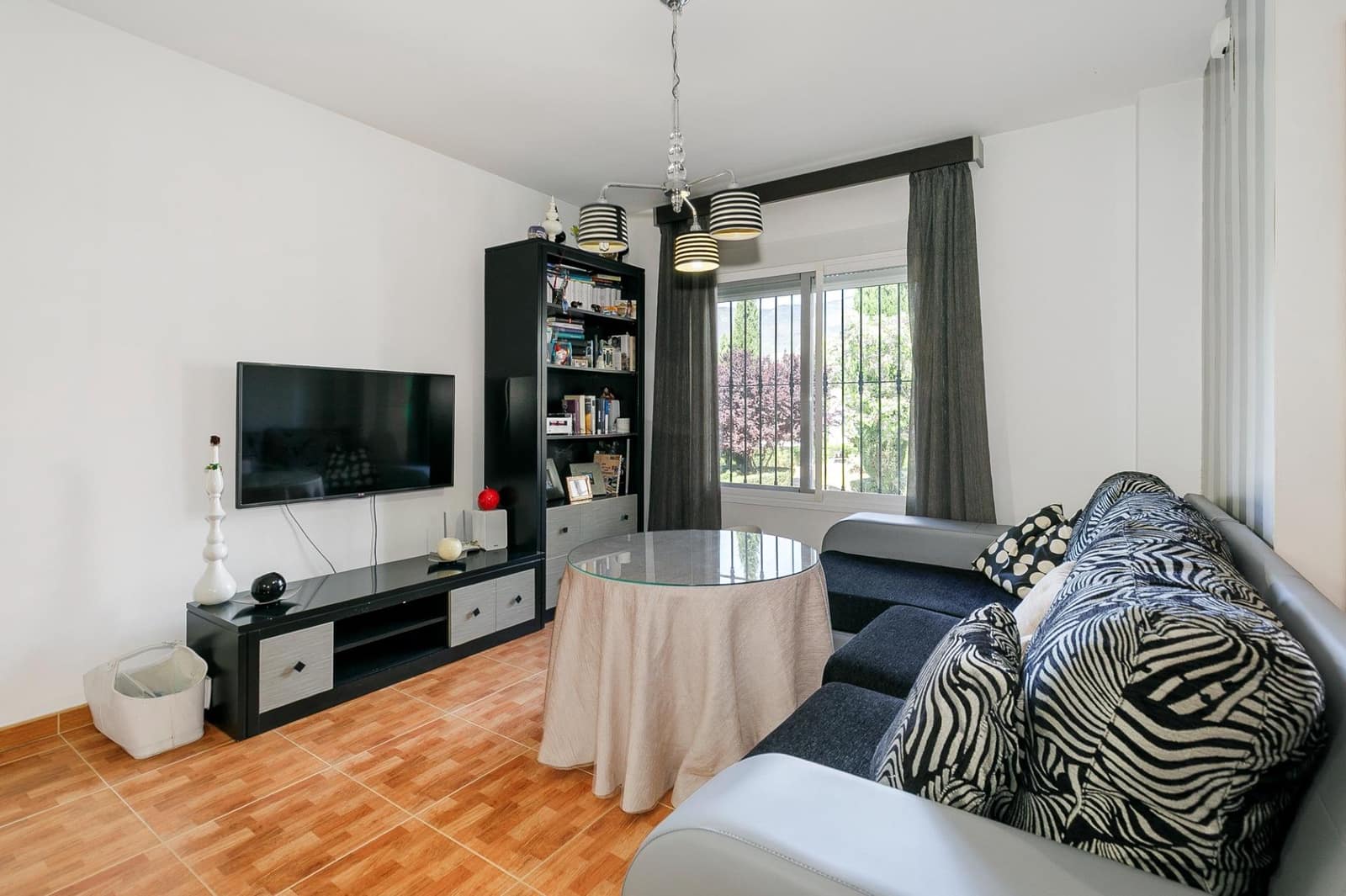 Casa de 3 habitaciones en Illora en venta con garaje - 140.000 € (Ref: 9434069)