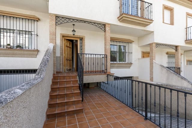 Casa de 3 habitaciones en Illora en venta con garaje - 140.000 € (Ref: 9434069)