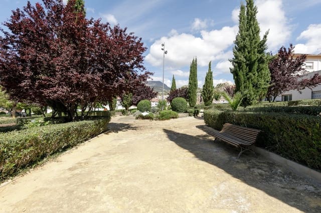 Casa de 3 habitaciones en Illora en venta con garaje - 140.000 € (Ref: 9434069)