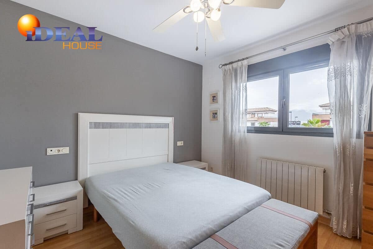 4 slaapkamer Rijtjeshuis te koop in Armilla met garage - € 405.000 (Ref: 9434070)