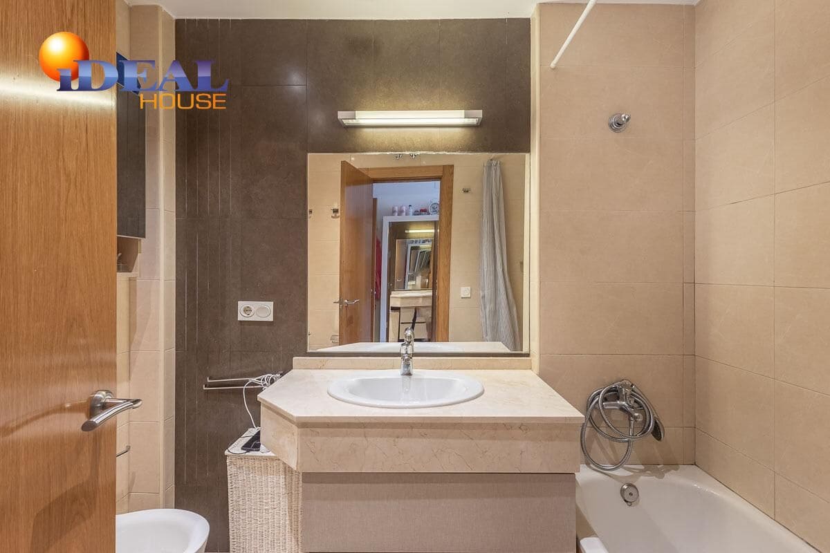 4 slaapkamer Rijtjeshuis te koop in Armilla met garage - € 405.000 (Ref: 9434070)