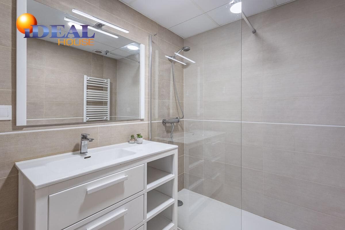 4 slaapkamer Rijtjeshuis te koop in Armilla met garage - € 405.000 (Ref: 9434070)