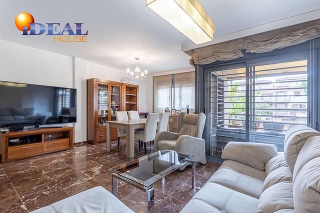 4 slaapkamer Rijtjeshuis te koop in Armilla met garage - € 405.000 (Ref: 9434070)