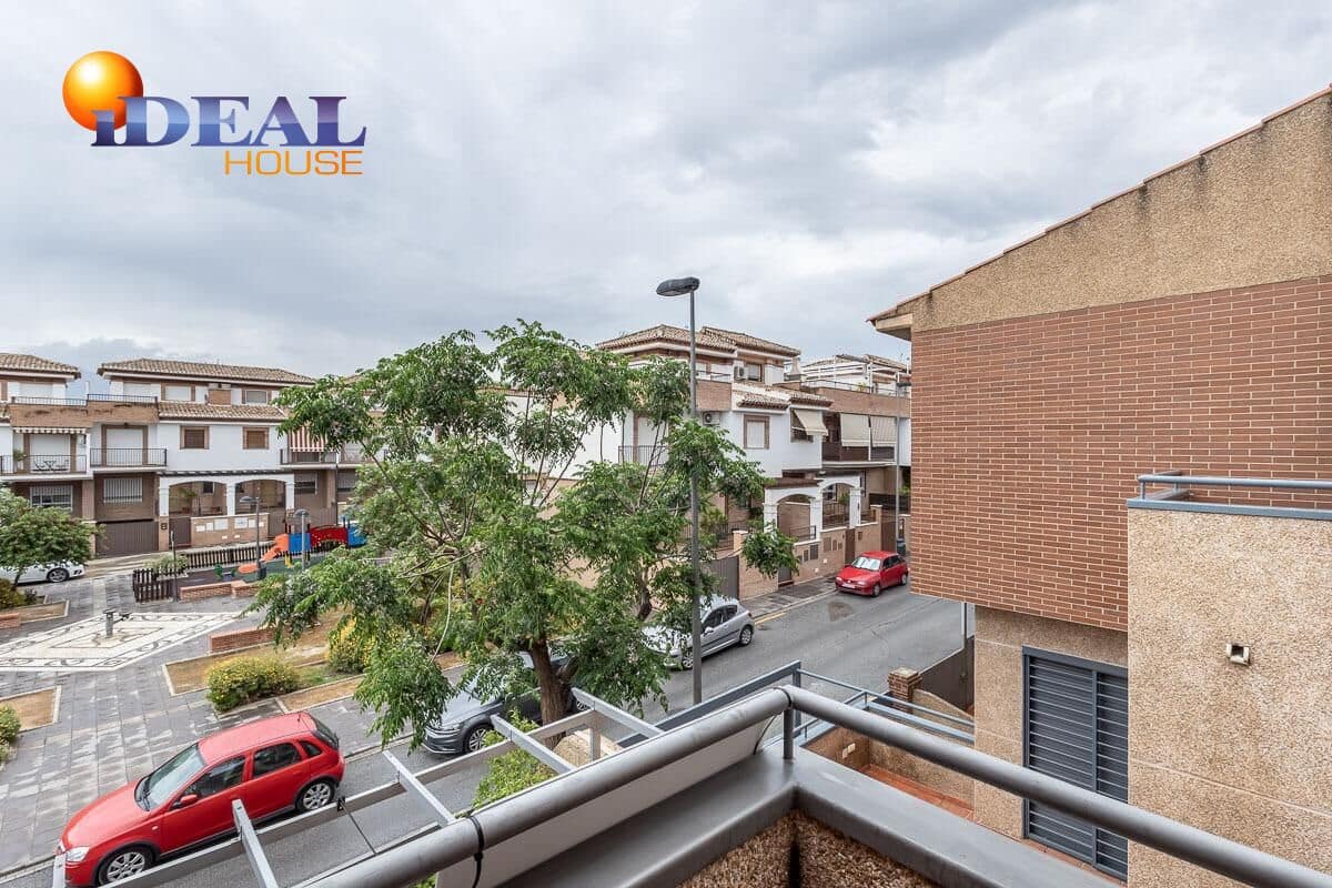 4 slaapkamer Rijtjeshuis te koop in Armilla met garage - € 405.000 (Ref: 9434070)