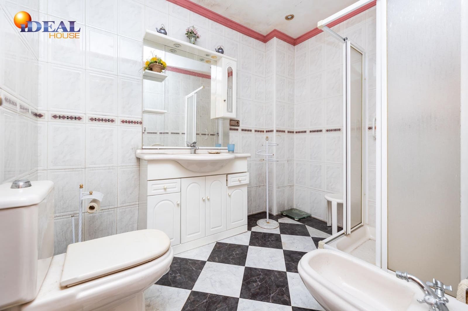 3 soveværelse Erhverv til salg i Granada by - € 469.000 (Ref: 9434072)