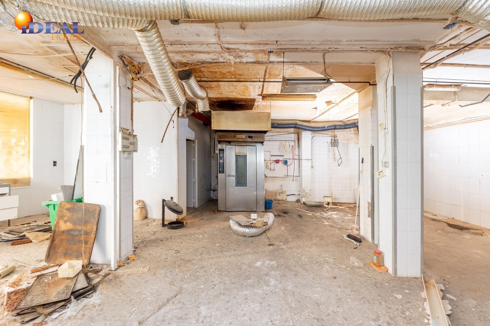 3 soveværelse Erhverv til salg i Granada by - € 469.000 (Ref: 9434072)