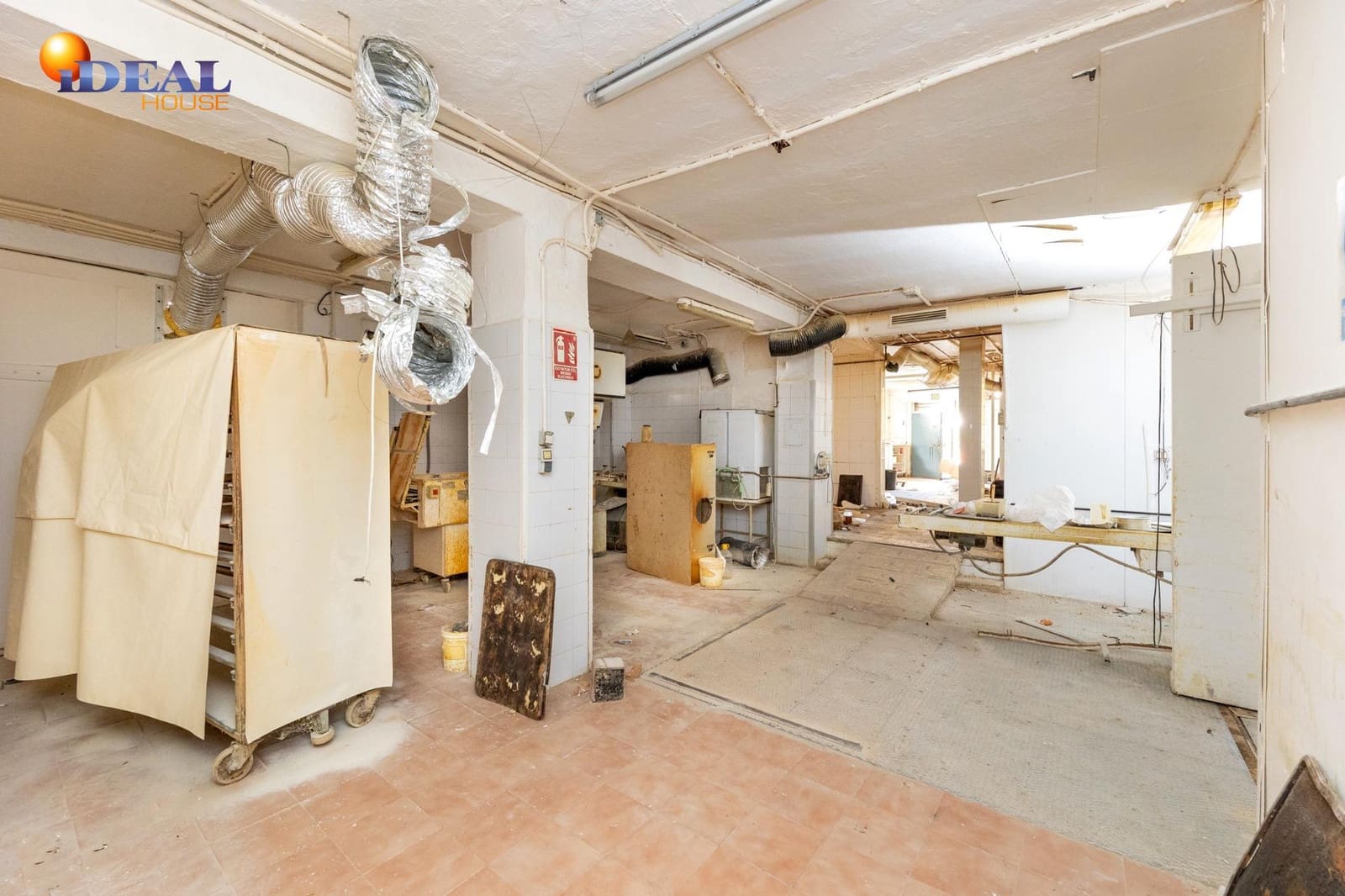 3 soveværelse Erhverv til salg i Granada by - € 469.000 (Ref: 9434072)