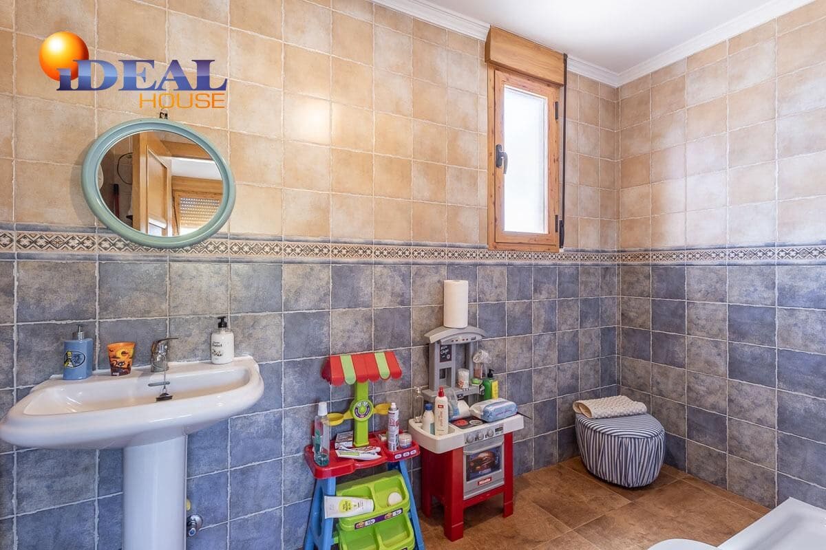 4 camera da letto Villa in vendita in Jatar - 280.000 € (Rif: 9434075)