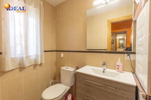 3 slaapkamer Rijtjeshuis te koop in Ambroz, Vegas del Genil met garage - € 219.900 (Ref: 9434078)