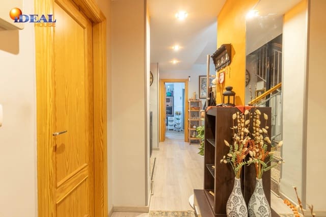 3 slaapkamer Rijtjeshuis te koop in Ambroz, Vegas del Genil met garage - € 219.900 (Ref: 9434078)