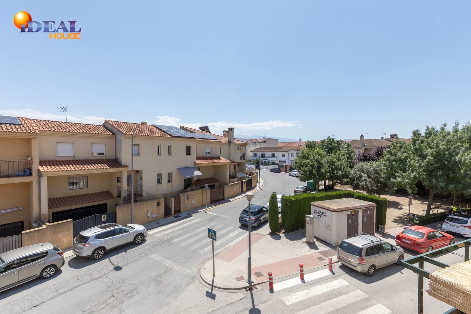 3 slaapkamer Rijtjeshuis te koop in Ambroz met garage - € 219.900 (Ref: 9434078)