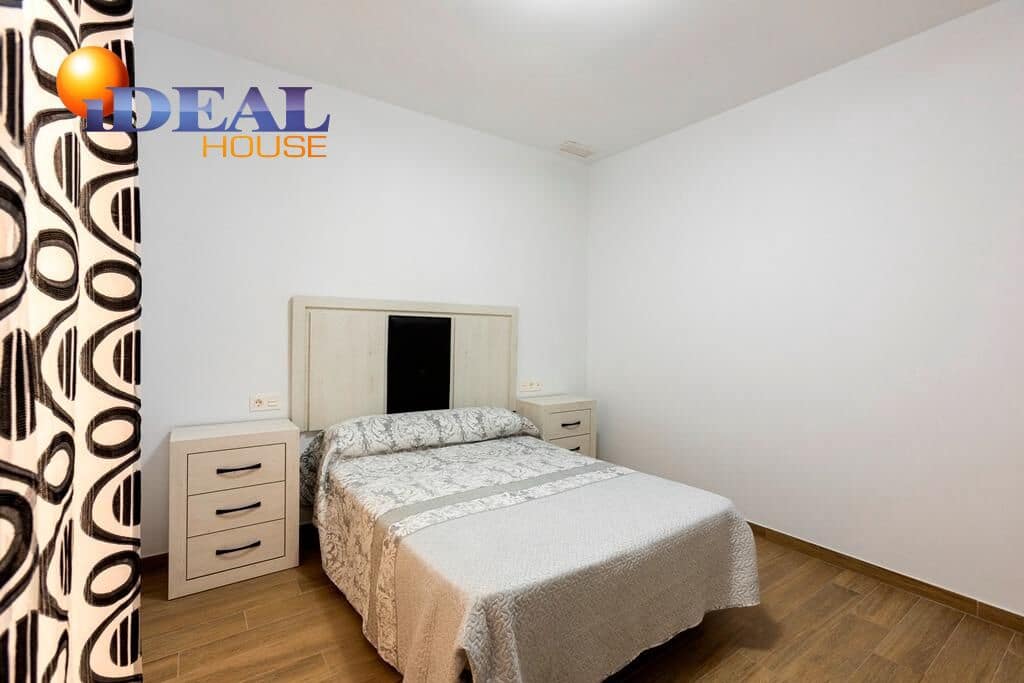 2 bedroom Flat for sale in Castell de Ferro with pool - € 190,000 (Ref: 9434081)