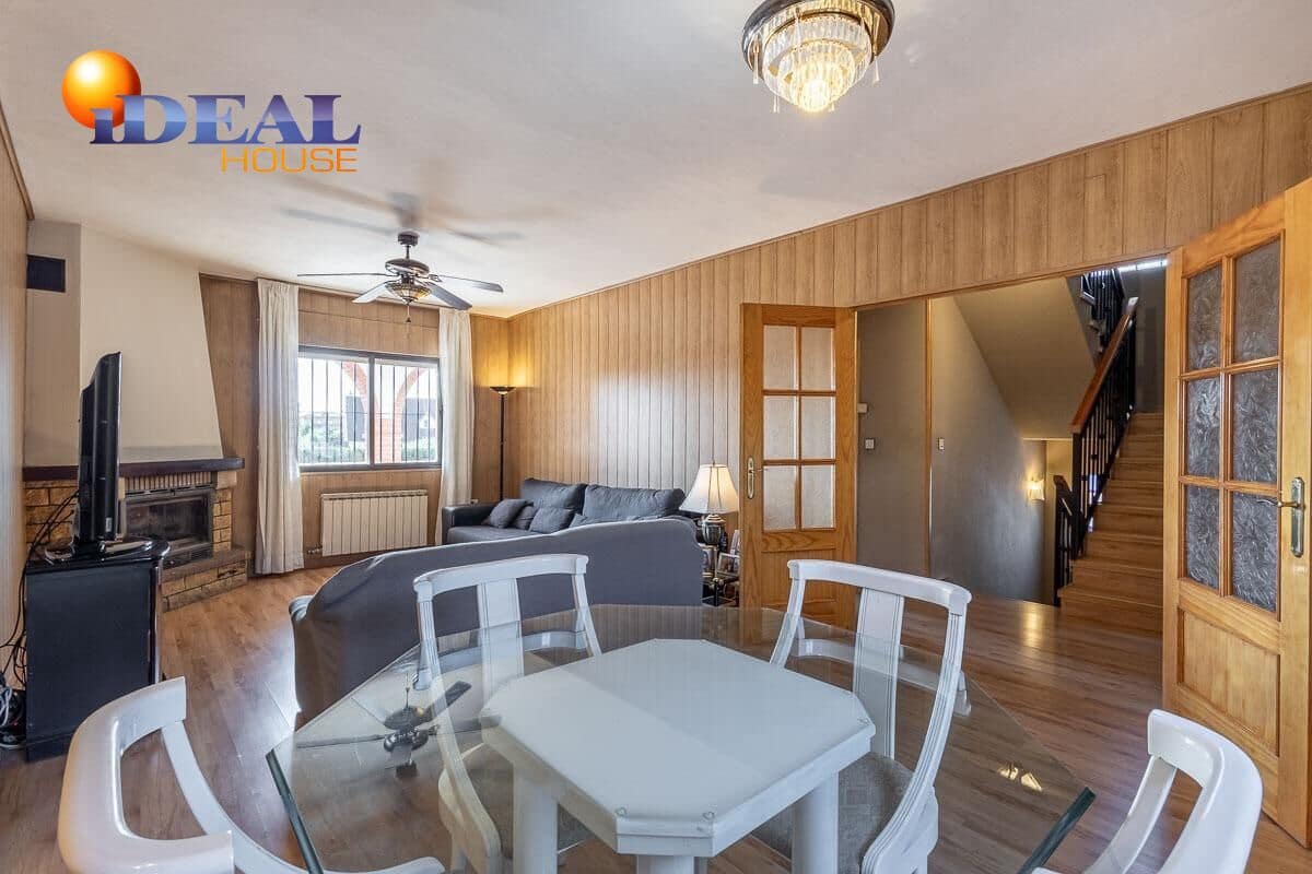 Chalet de 5 habitaciones en Gójar en venta con garaje - 420.000 € (Ref: 9434082)