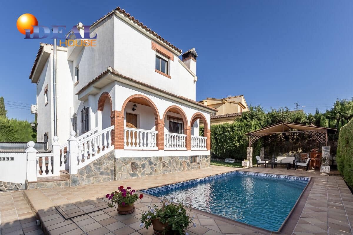 Chalet de 5 habitaciones en Gójar en venta con garaje - 420.000 € (Ref: 9434082)