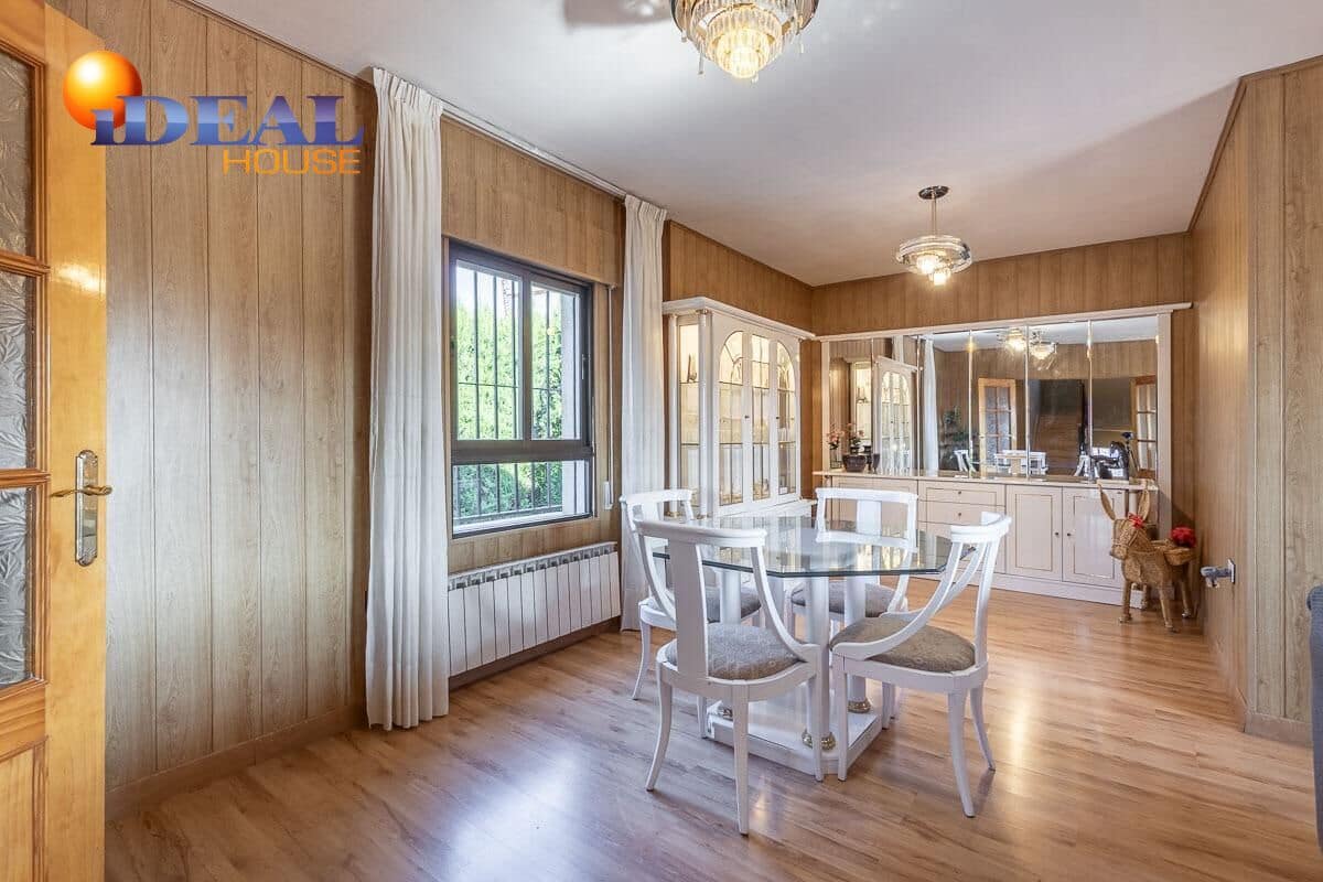 Chalet de 5 habitaciones en Gójar en venta con garaje - 420.000 € (Ref: 9434082)