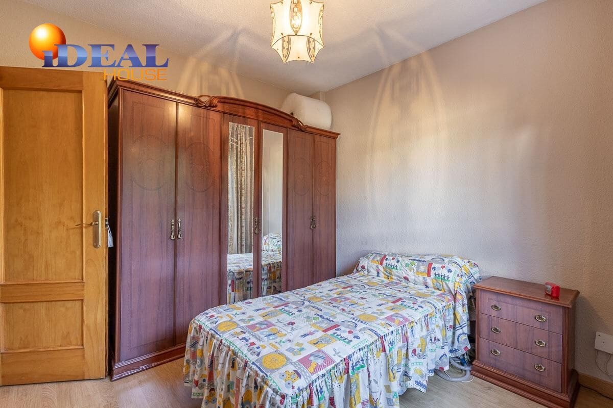 Chalet de 5 habitaciones en Gójar en venta con garaje - 420.000 € (Ref: 9434082)