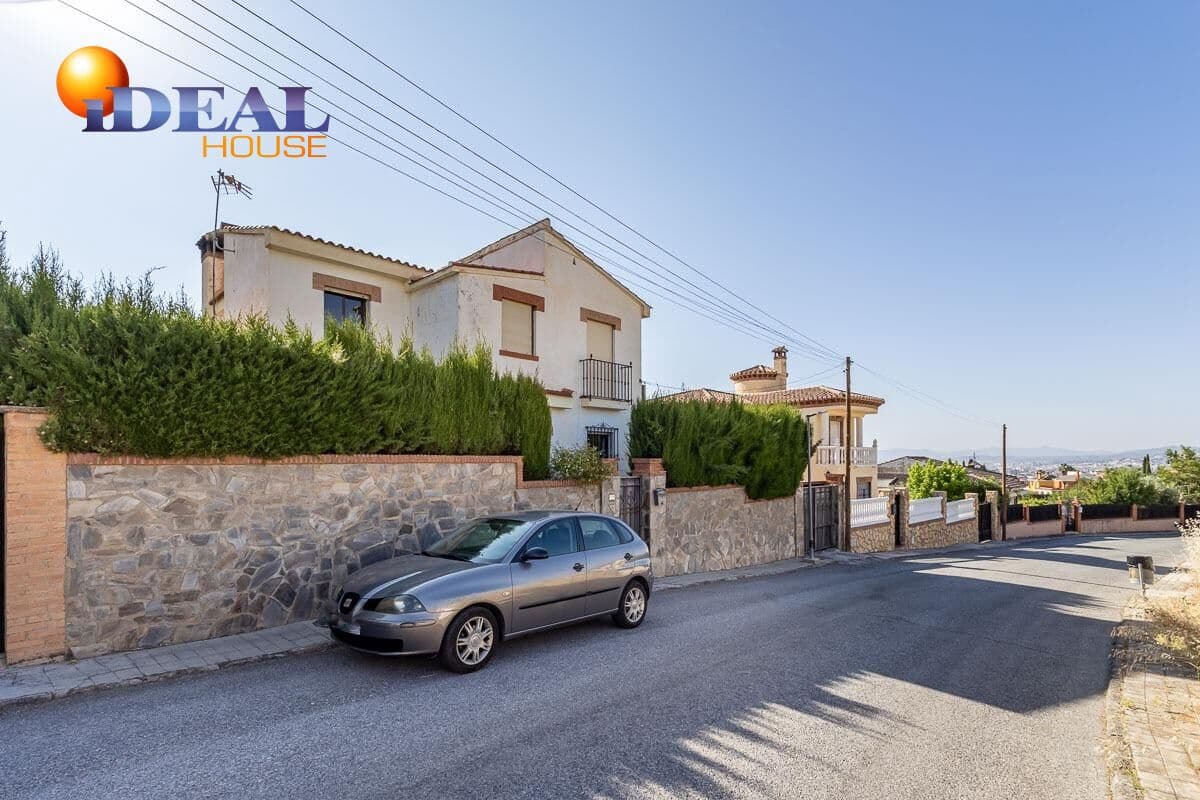 Chalet de 5 habitaciones en Gójar en venta con garaje - 420.000 € (Ref: 9434082)