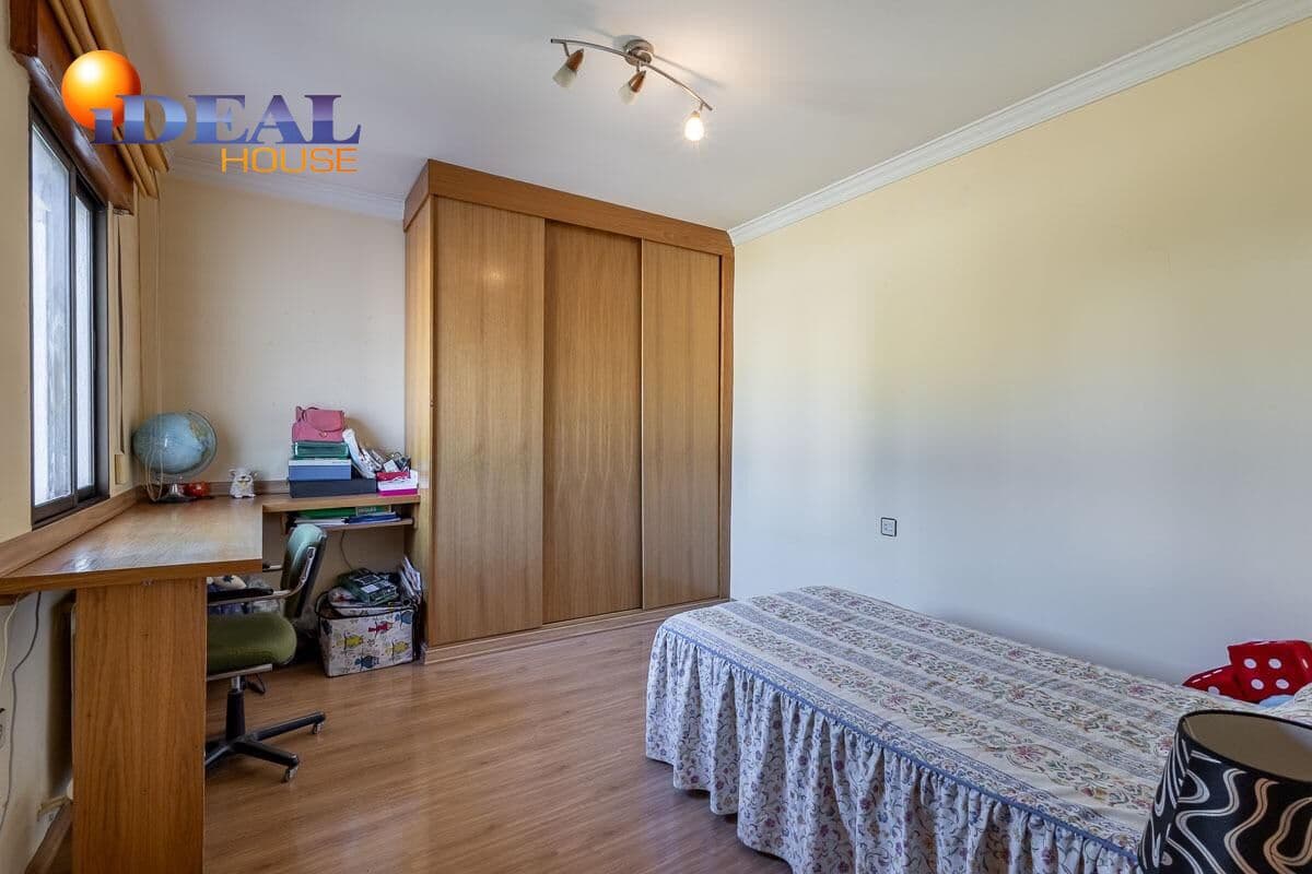 Chalet de 5 habitaciones en Gójar en venta con garaje - 420.000 € (Ref: 9434082)
