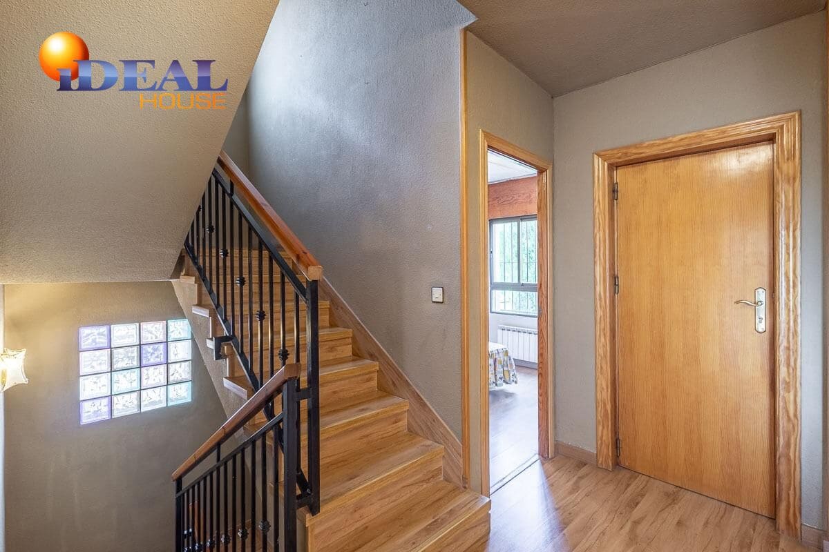 Chalet de 5 habitaciones en Gójar en venta con garaje - 420.000 € (Ref: 9434082)