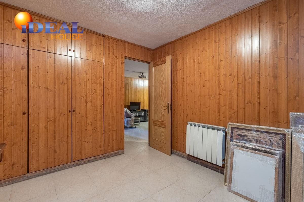 Chalet de 5 habitaciones en Gójar en venta con garaje - 420.000 € (Ref: 9434082)