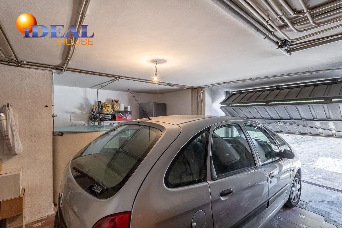 Chalet de 5 habitaciones en Gójar en venta con garaje - 420.000 € (Ref: 9434082)