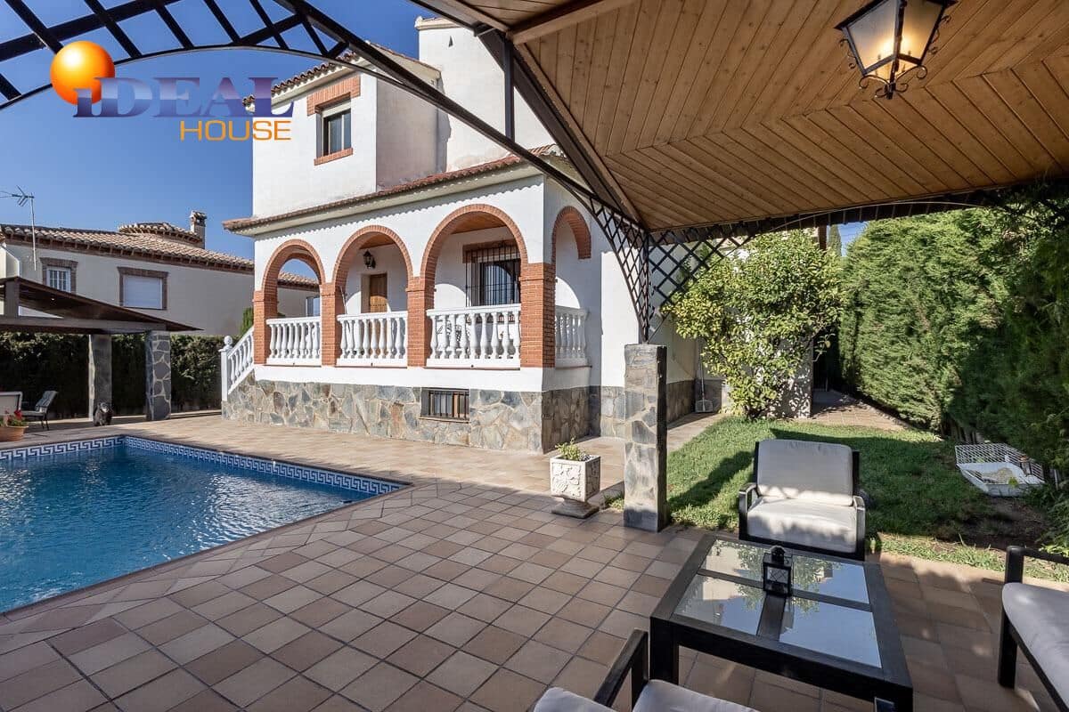 Chalet de 5 habitaciones en Gójar en venta con garaje - 420.000 € (Ref: 9434082)