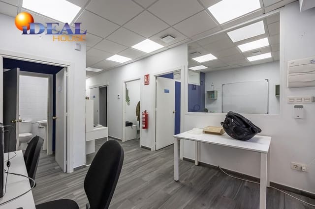 Commercieel te koop in Granada stad - € 119.900 (Ref: 9434083)