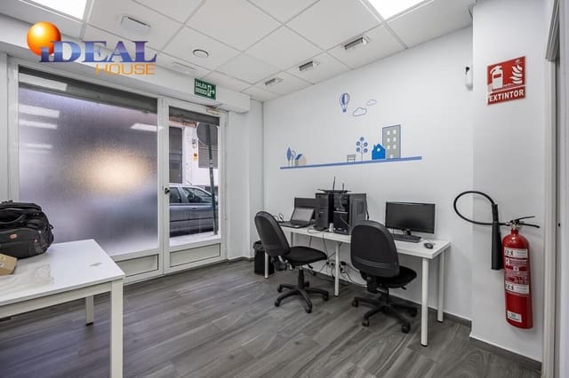 Commercieel te koop in Granada stad - € 119.900 (Ref: 9434083)