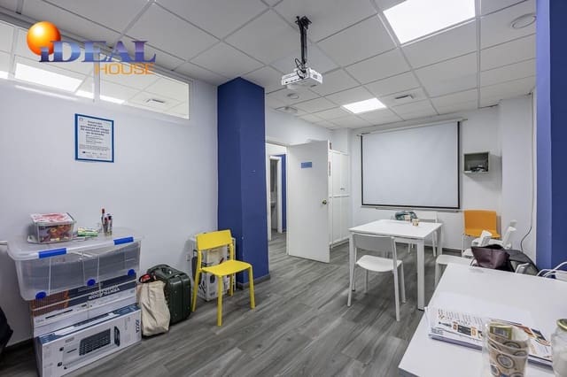 Commercieel te koop in Granada stad - € 119.900 (Ref: 9434083)