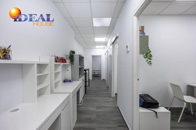 Commercieel te koop in Granada stad - € 119.900 (Ref: 9434083)