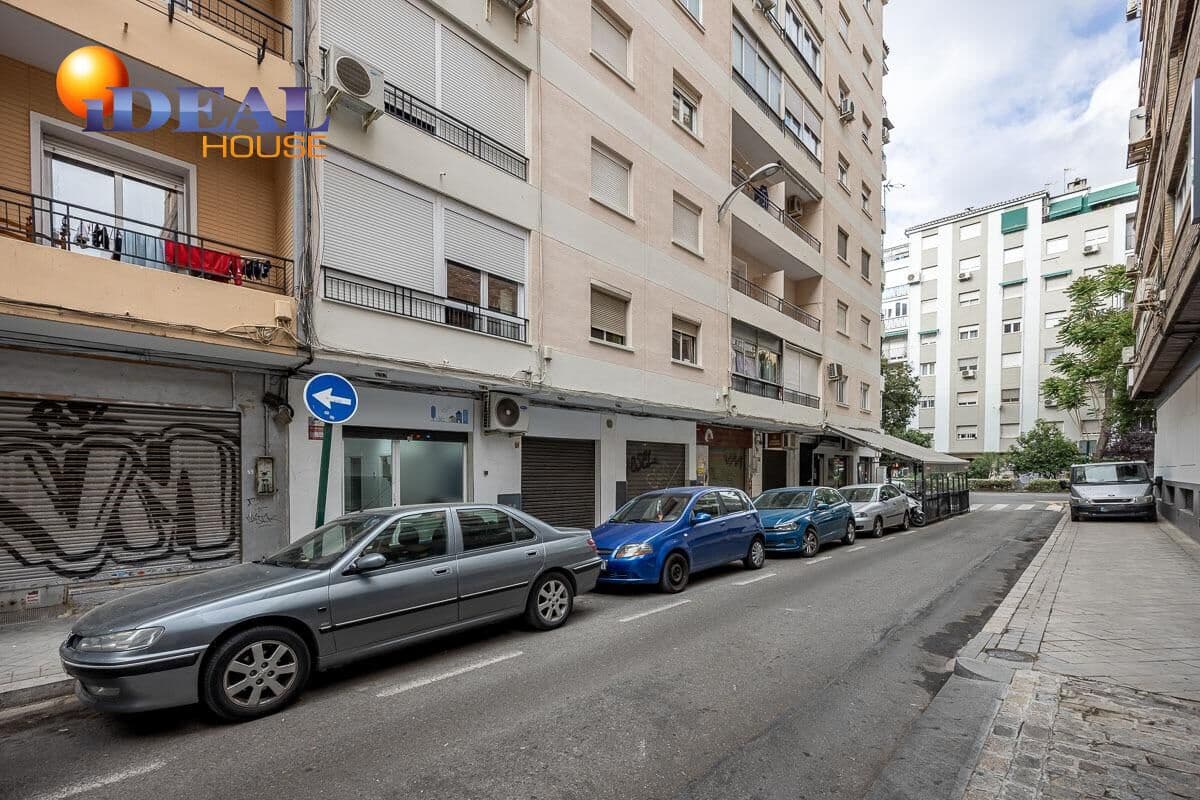 Commercieel te koop in Granada stad - € 119.900 (Ref: 9434083)
