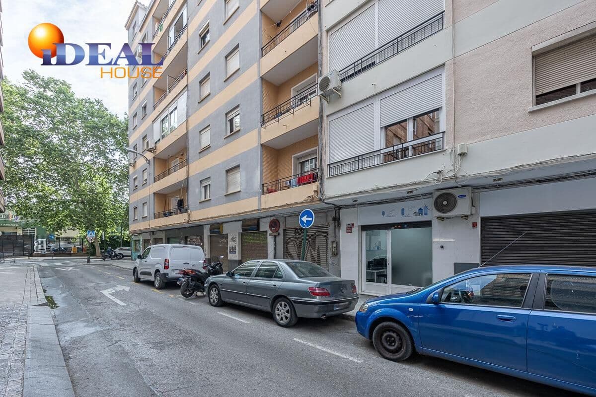 Commercieel te koop in Granada stad - € 119.900 (Ref: 9434083)