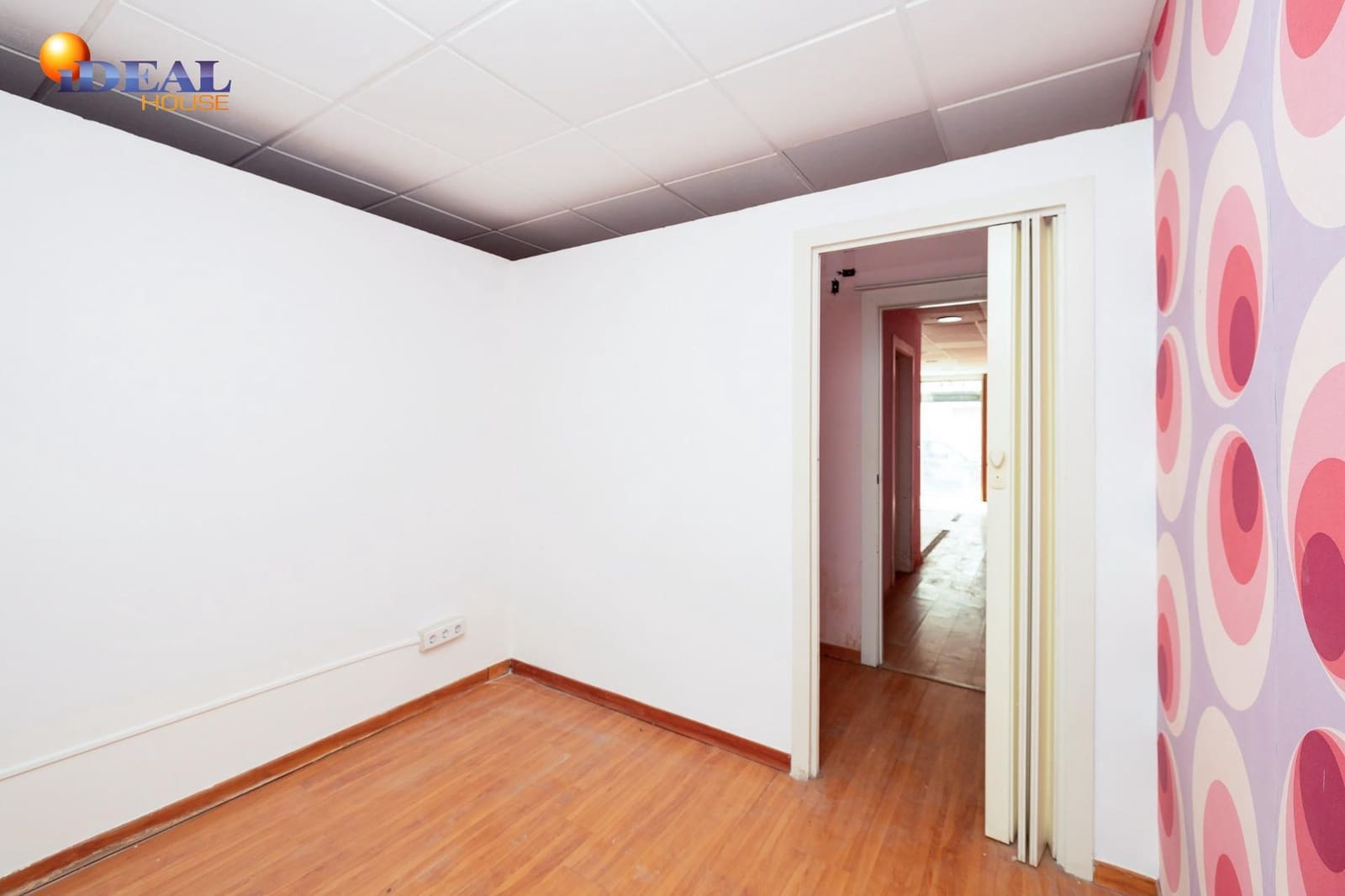 Kommersiell till salu i Granada stad - 93 000 € (Ref: 9434084)